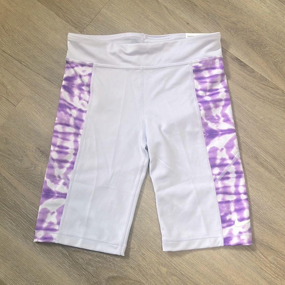 NWT Girls NIKE Dri Fit Tight Fit Training Shorts Size Large